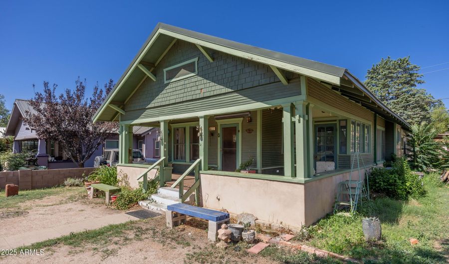 311 W VISTA St, Bisbee, AZ 85603 - 2 Beds, 2 Bath