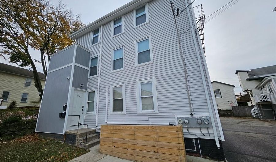 154 Earle St, Central Falls, RI 02863 - 6 Beds, 3 Bath