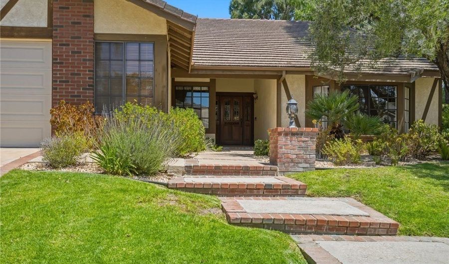 5834 Woodglen, Agoura Hills, CA 91301 - 4 Beds, 2 Bath