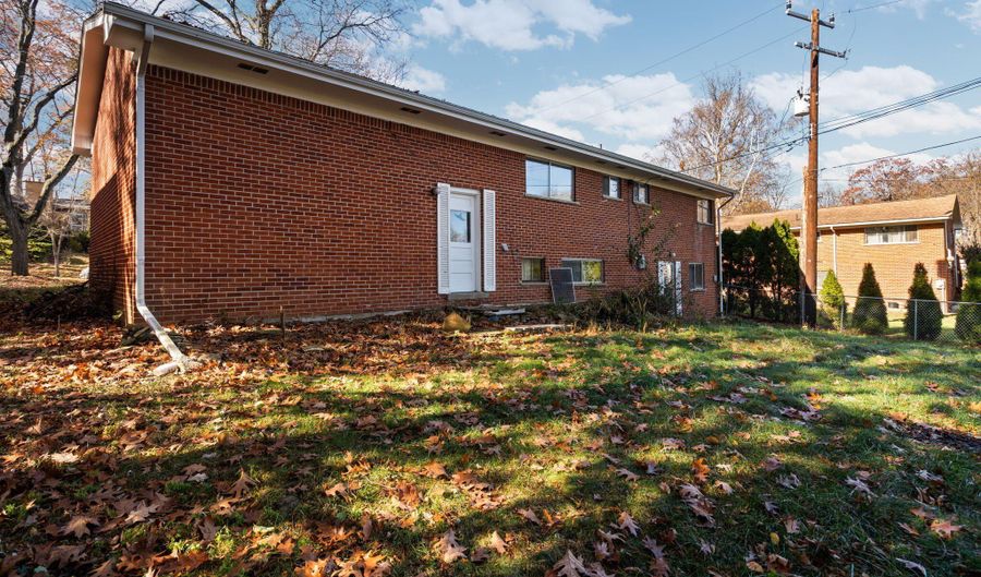 2219 Needham Rd, Ann Arbor, MI 48104 - 3 Beds, 2 Bath