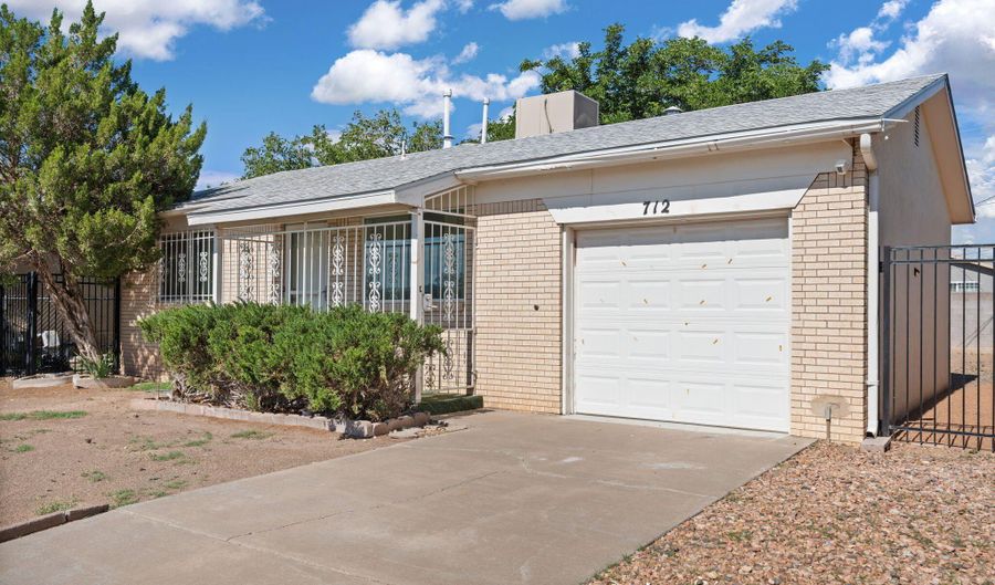 712 ESTANCIA Dr NW, Albuquerque, NM 87105 - 2 Beds, 1 Bath