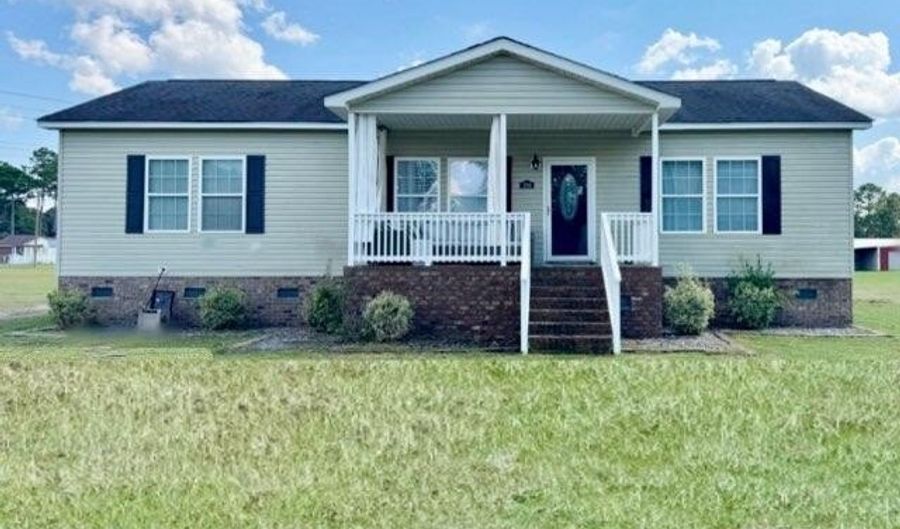 706 Beverly Hills Rd, Camden, SC 29020 - 3 Beds, 2 Bath