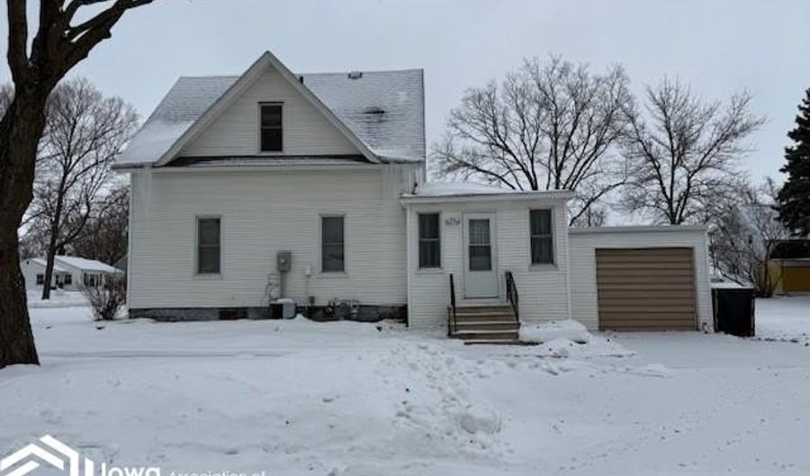 702 Diagonal St, Algona, IA 50511 - 3 Beds, 1 Bath