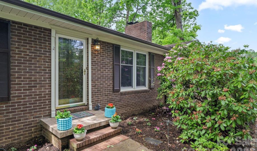 98 Pensacola Ave, Arden, NC 28704 - 3 Beds, 2 Bath