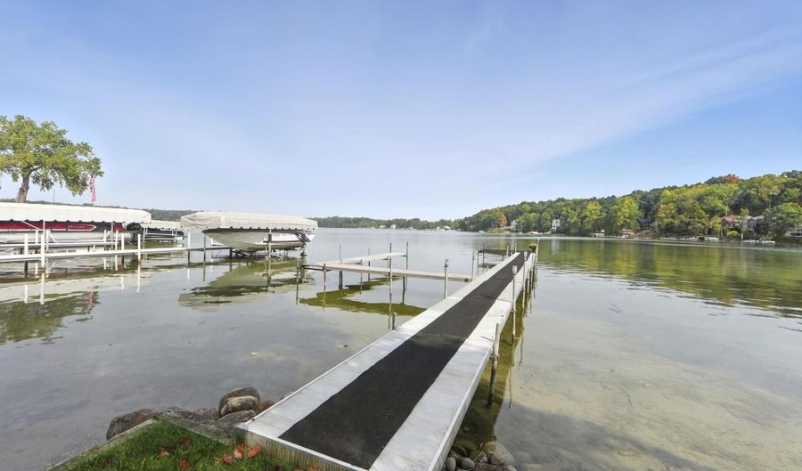 15 Lane 200EB Lake James, Angola, IN 46703 - 5 Beds, 5 Bath