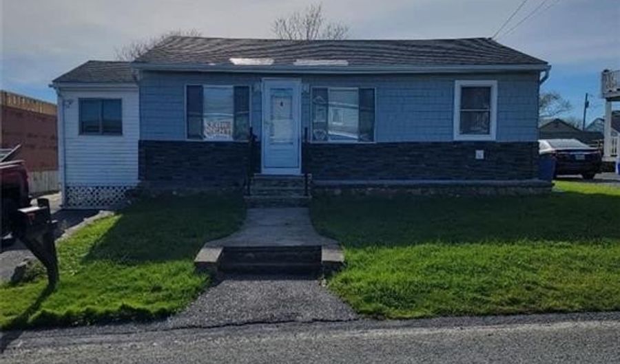 4 Angell Rd, Narragansett, RI 02882 - 3 Beds, 1 Bath