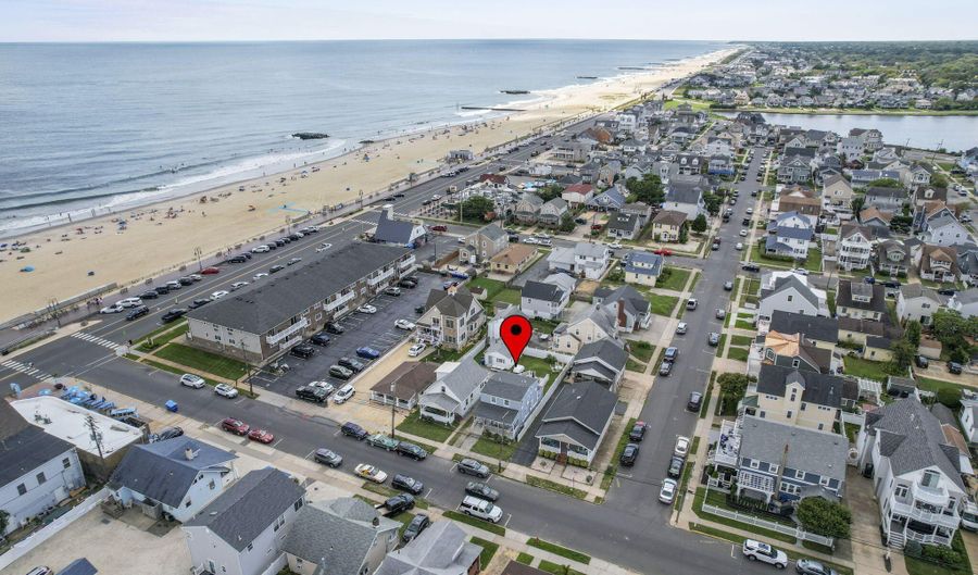 107 17th Ave, Belmar, NJ 07719 - 5 Beds, 2 Bath