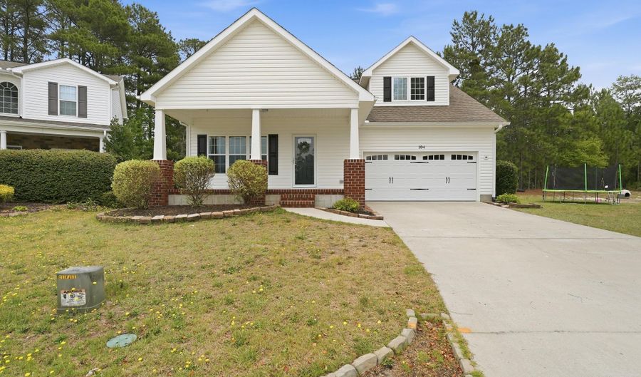104 Lightwater Ct, Aberdeen, NC 28315 - 4 Beds, 3 Bath