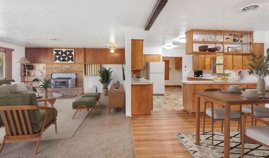 1019 Birch St, Buhl, ID 83316 - 5 Beds, 2 Bath