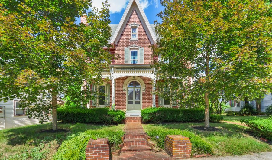 221 Franklin St, Alburtis, PA 18011 - 4 Beds, 3 Bath