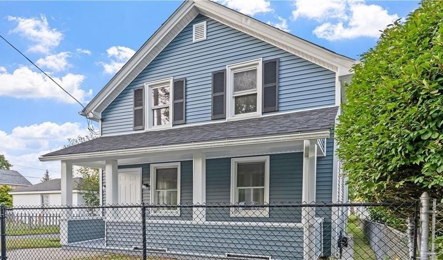 63 Prospect St, Lincoln, RI 02838 - 3 Beds, 2 Bath
