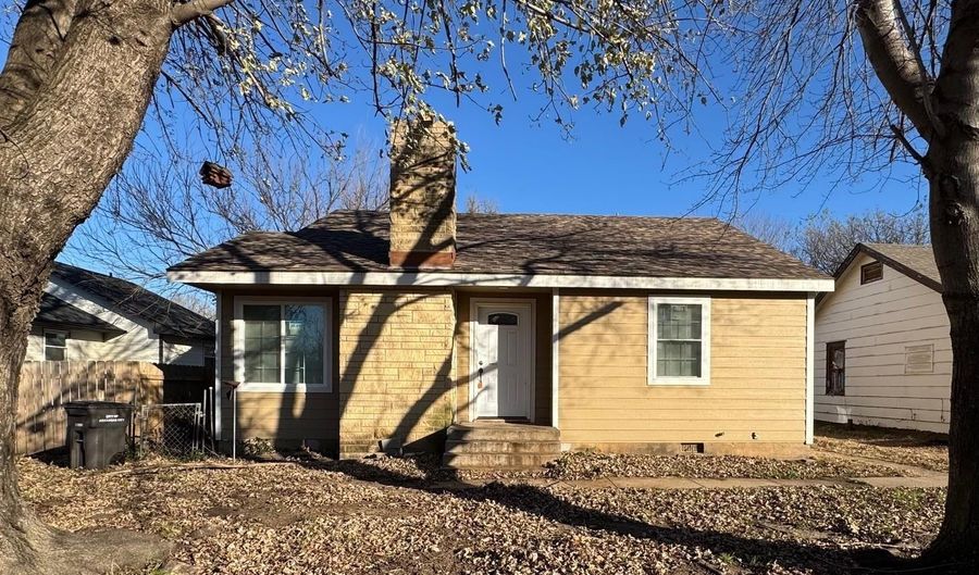 1120 N C St, Arkansas City, KS 67005 - 2 Beds, 1 Bath