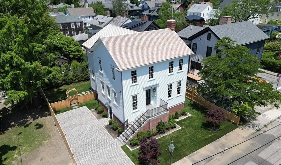 75 Bridge St, Newport, RI 02840 - 3 Beds, 3 Bath
