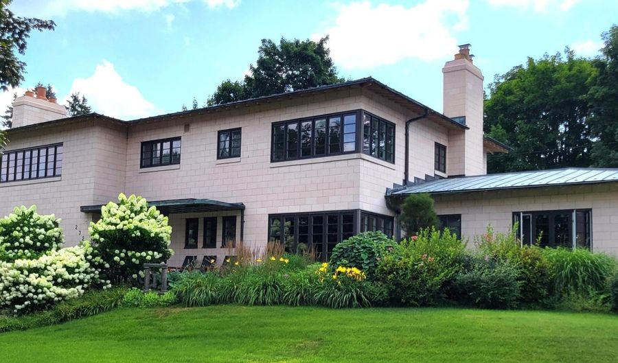 232 S First Ave, Alpena, MI 49707 - 4 Beds, 5 Bath