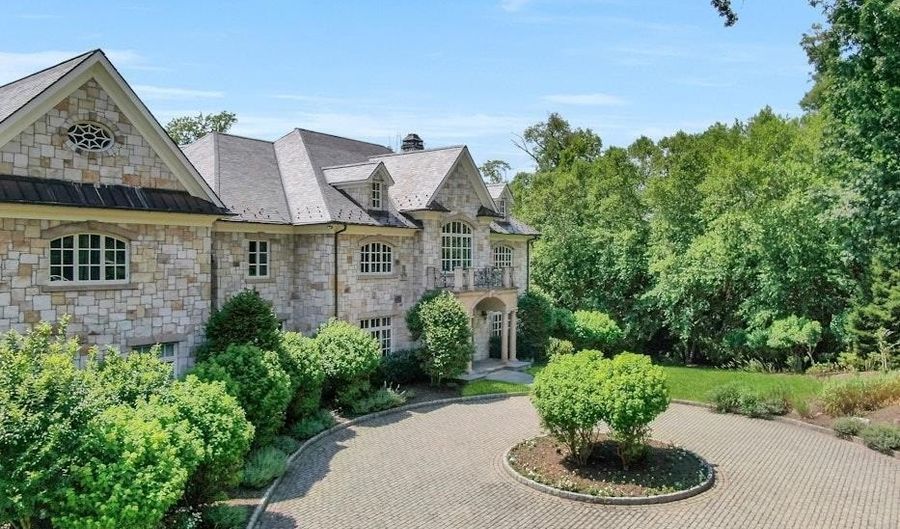 27 Marie Major Dr, Alpine, NJ 07620 - 6 Beds, 9 Bath