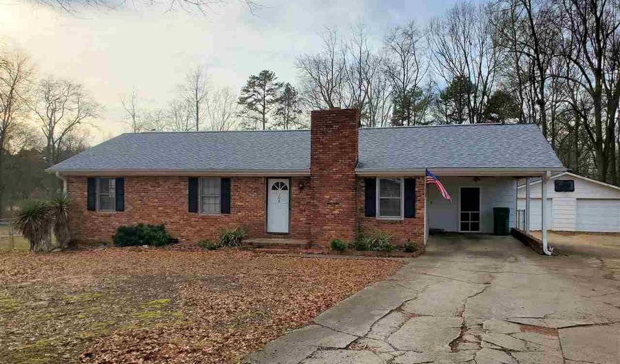 106 Pickens Ct, Cowpens, SC 29330 - 3 Beds, 2 Bath