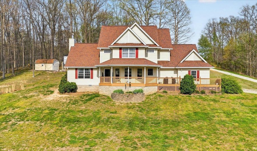 692 N Parker Ln, Bloomfield, IN 47424 - 3 Beds, 3 Bath