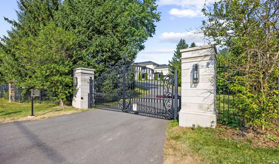 8880 BRADLEY Blvd, Bethesda, MD 20817 - 7 Beds, 9 Bath
