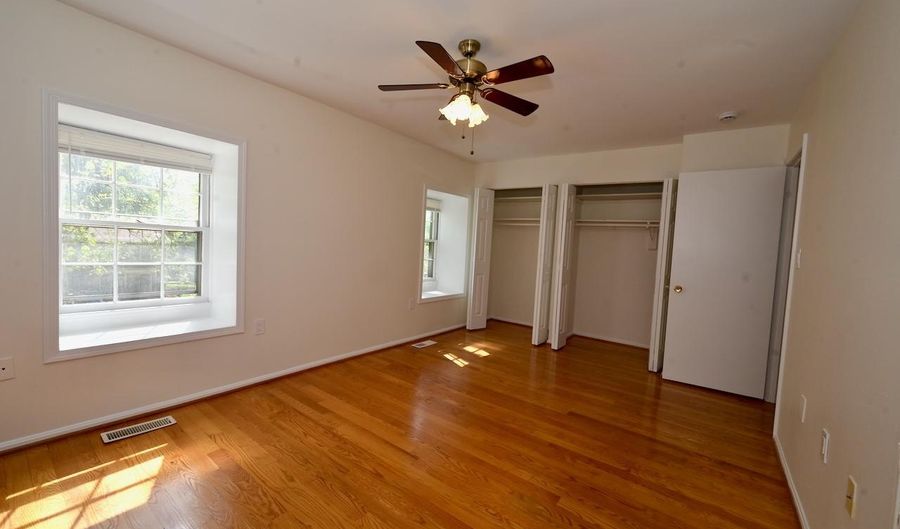862 AZALEA Dr 20-862, Rockville, MD 20850 - 3 Beds, 3 Bath