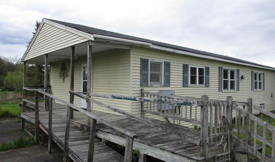 56 Danyow Dr, Addison, VT 05491 - 3 Beds, 1 Bath