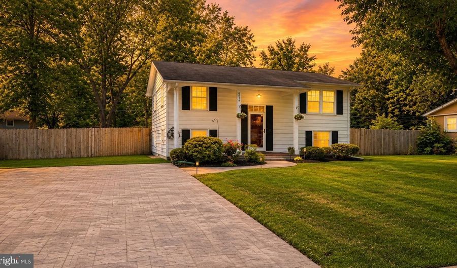 8014 KIDD St, Alexandria, VA 22309 - 4 Beds, 2 Bath