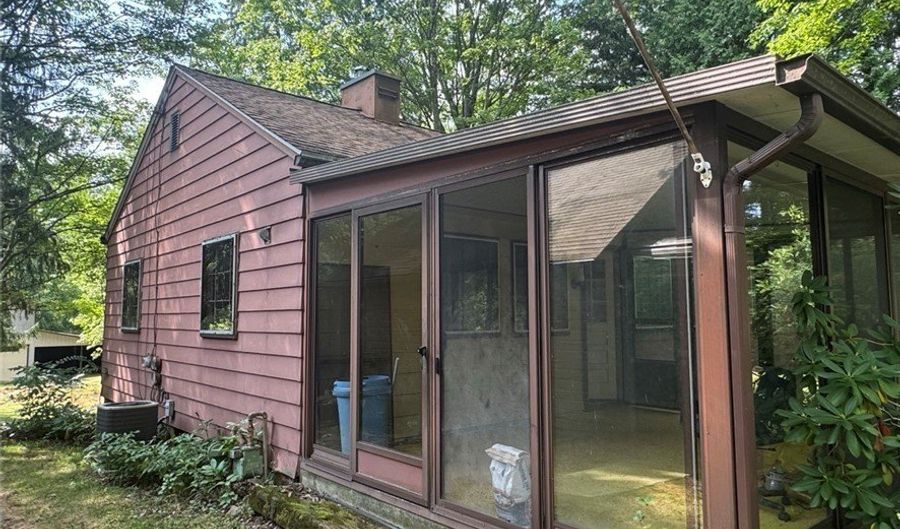 2410 N Revere Rd, Akron, OH 44333 - 3 Beds, 1 Bath