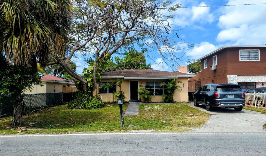 1127 NW 7th Ave, Fort Lauderdale, FL 33311 - 2 Beds, 1 Bath