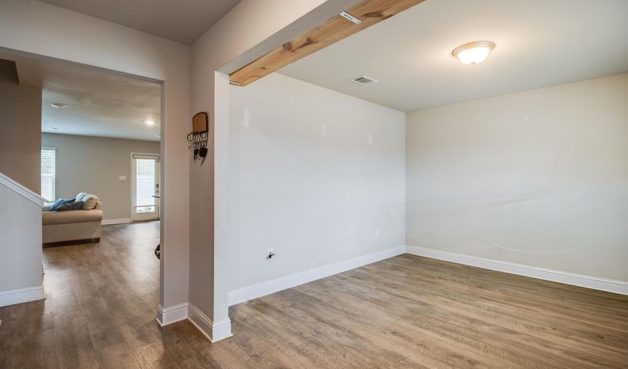 6543 Eastland Cir, Biloxi, MS 39532 - 5 Beds, 3 Bath