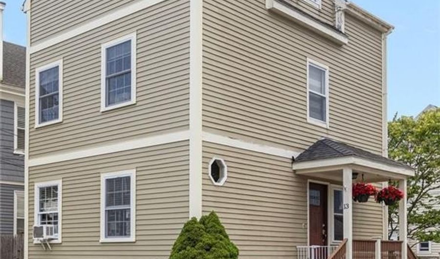 13 Vaughan Ave, Newport, RI 02840 - 3 Beds, 3 Bath