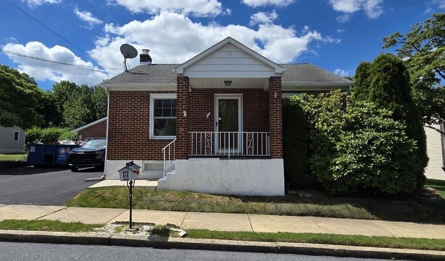 2528 SW Broder St SW, Allentown, PA 18103 - 3 Beds, 2 Bath