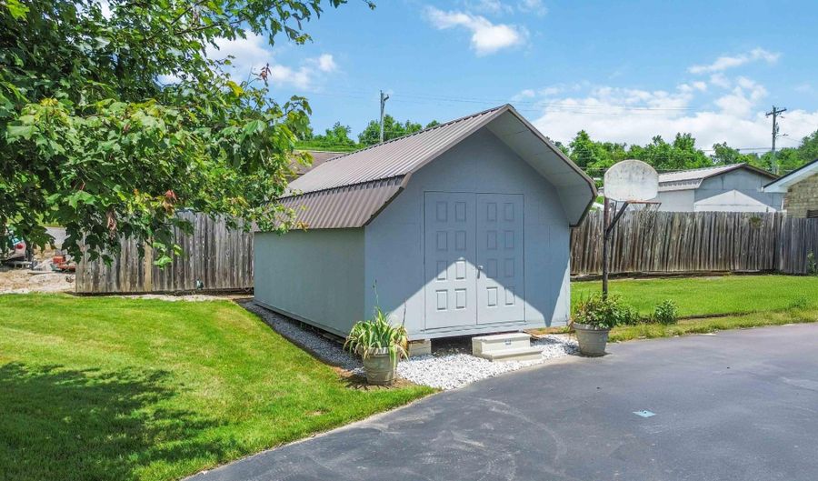 37 Gina Ct, Barbourville, KY 40906 - 4 Beds, 3 Bath