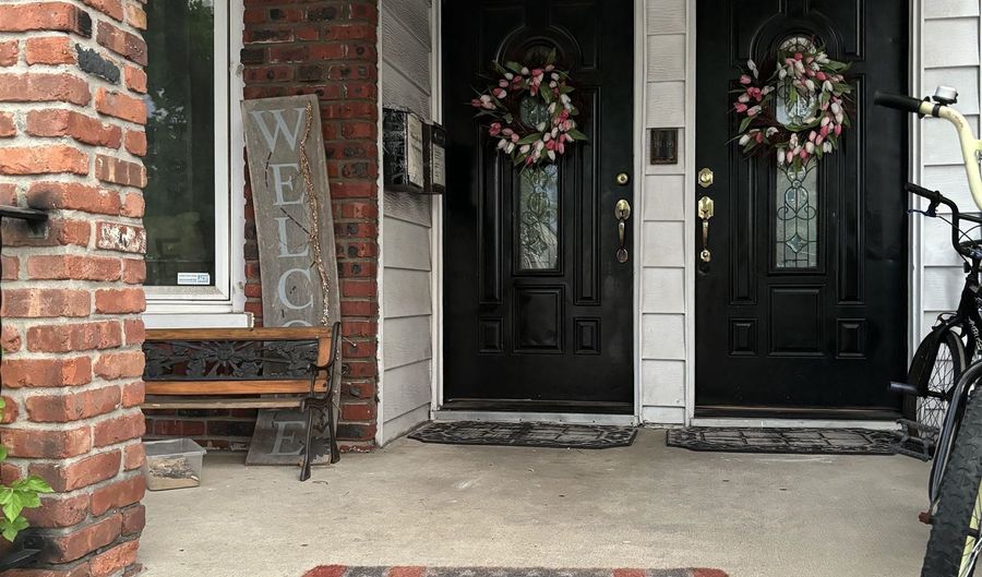 727 KENNEDY Blvd, Bayonne, NJ 07002 - 3 Beds, 1 Bath