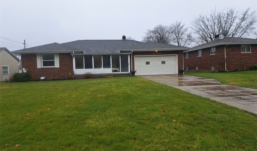 827 Tenney, Campbell, OH 44405 - 3 Beds, 2 Bath