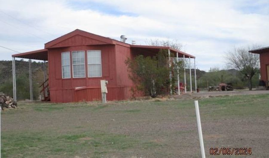 102 E Guinn Rd, Ajo, AZ 85321 - 2 Beds, 1 Bath