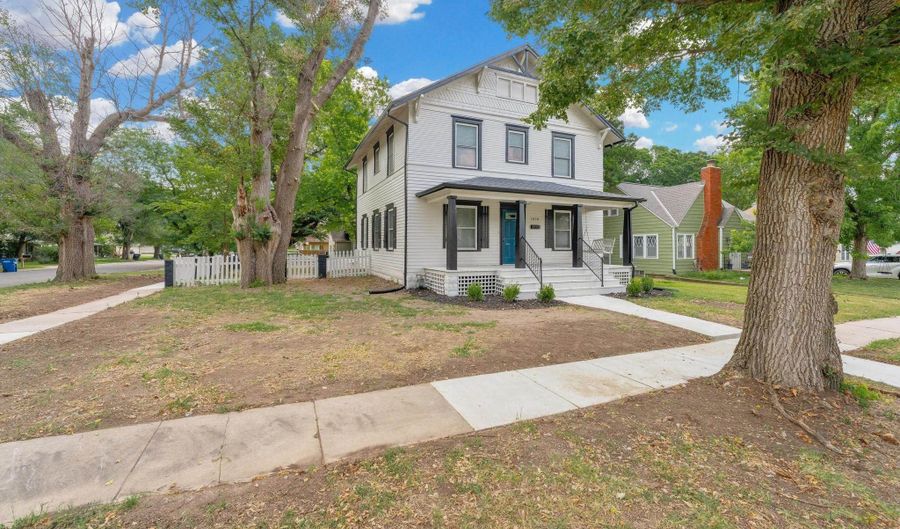 1028 Dearborn St, Augusta, KS 67010 - 5 Beds, 2 Bath