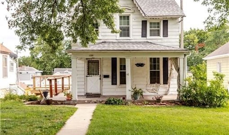 1134 Atchison St, Atchison, KS 66002 - 3 Beds, 2 Bath