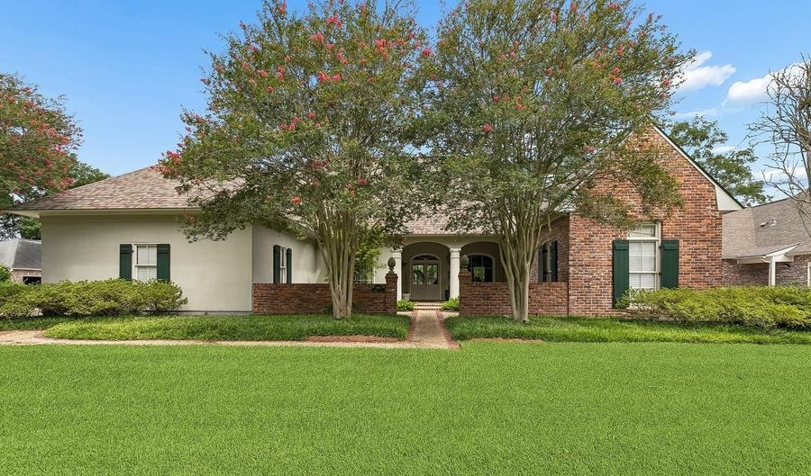 17919 Cascades Ave, Baton Rouge, LA 70810 - 4 Beds, 3 Bath