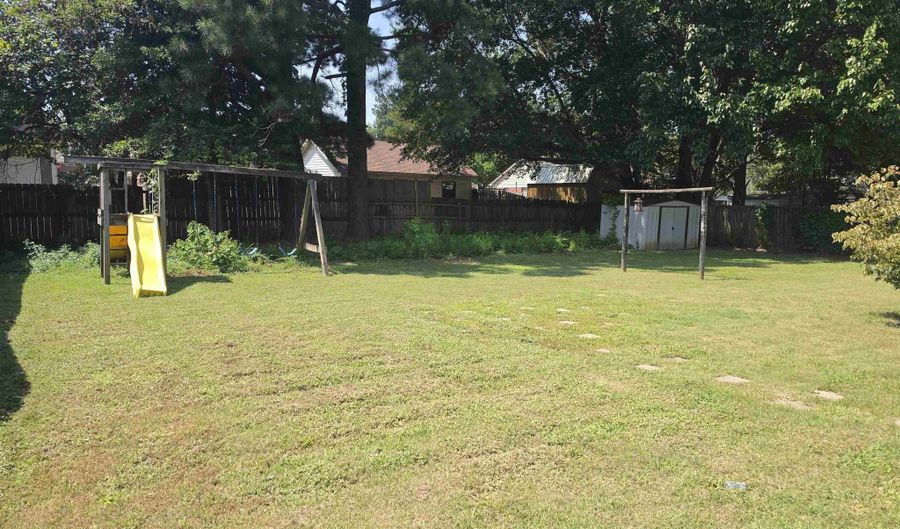 5723 BARTLETT WOODS Dr, Bartlett, TN 38134 - 3 Beds, 2 Bath