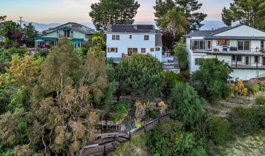 8615 Skyline Dr, Los Angeles, CA 90046 - 3 Beds, 3 Bath