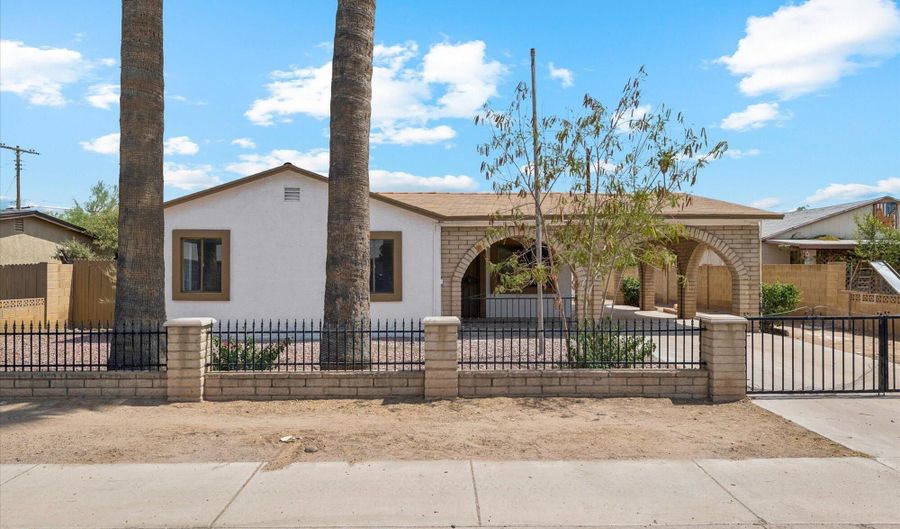 11123 W PIMA St, Avondale, AZ 85323 - 3 Beds, 2 Bath