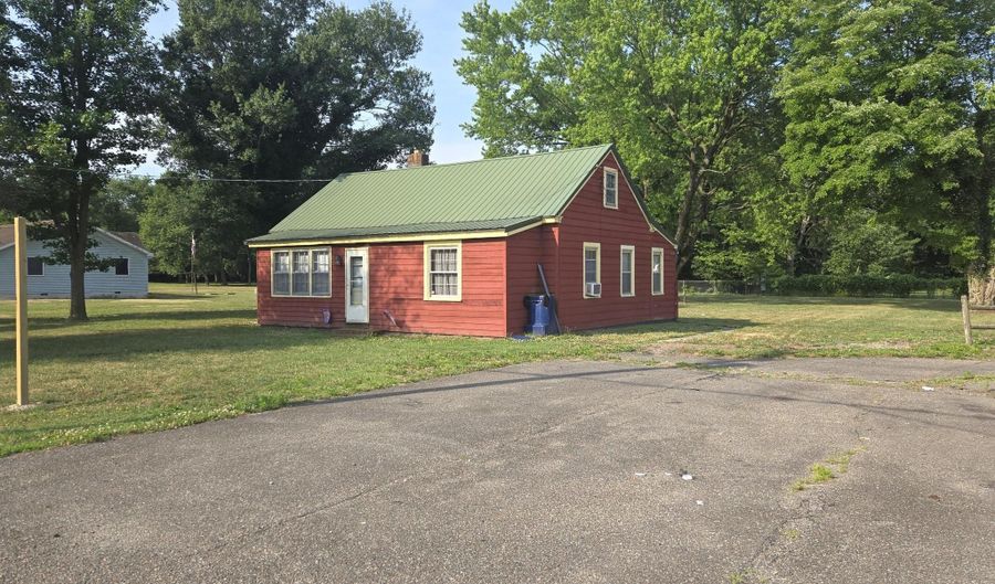 28740 SEAFORD Rd, Laurel, DE 19956 - 2 Beds, 1 Bath