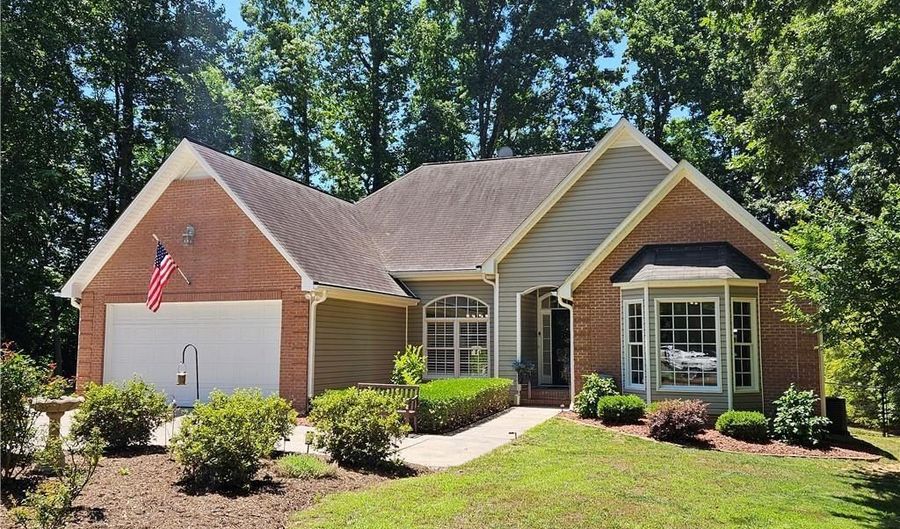 121 Roxbury Ct, Advance, NC 27006 - 3 Beds, 3 Bath