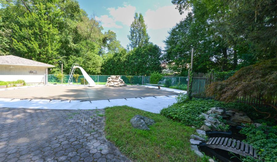 123 El Toro Dr, Bristol, CT 06010 - 5 Beds, 3 Bath