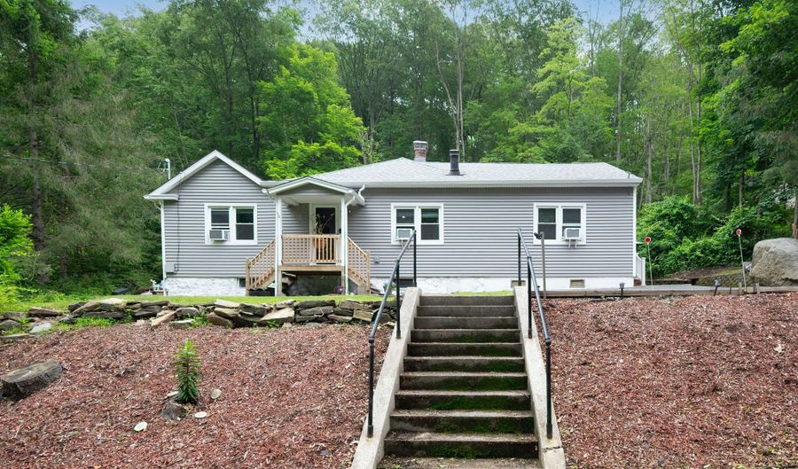 116 Chestnut Ridge Rd, Bethel, CT 06801 - 3 Beds, 2 Bath