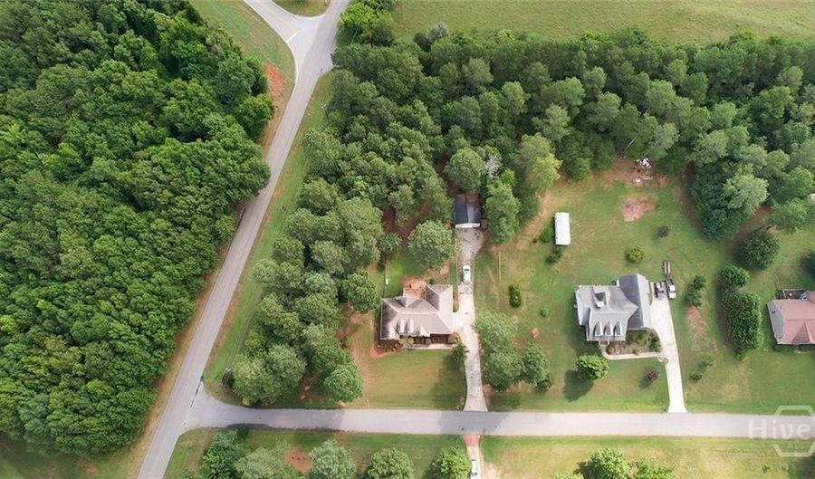 221 Creekside Dr, Arnoldsville, GA 30619 - 3 Beds, 2 Bath