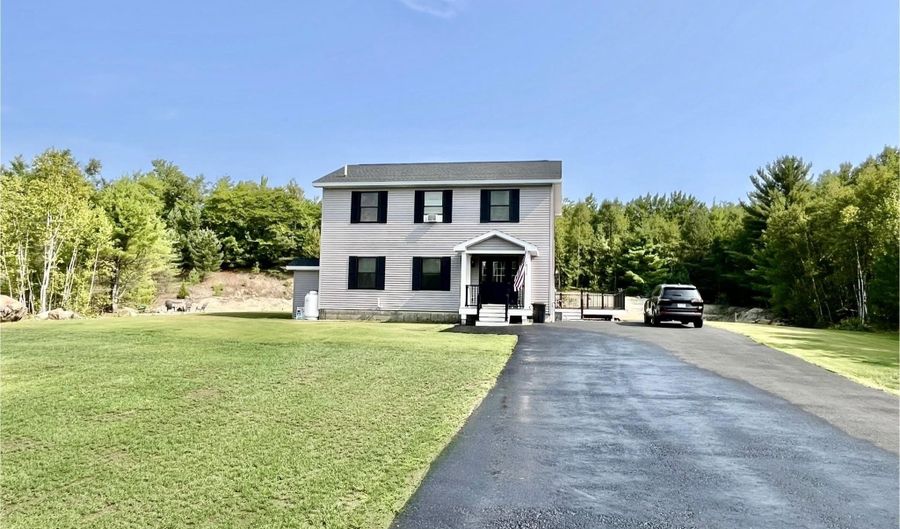 107 Grandview Dr, Berlin, NH 03570 - 3 Beds, 3 Bath