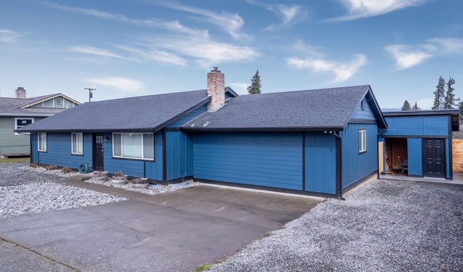 2246 Montello Ave, Hood River, OR 97031 - 3 Beds, 2 Bath