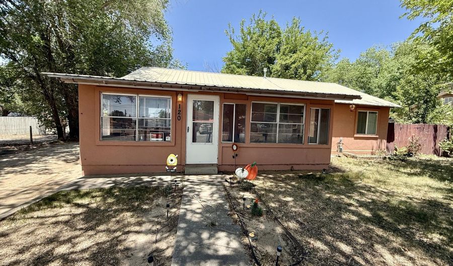 120 W MAIN St, Bloomfield, NM 87413 - 2 Beds, 1 Bath