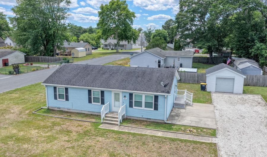 615 WILSON St, Laurel, DE 19956 - 3 Beds, 1 Bath