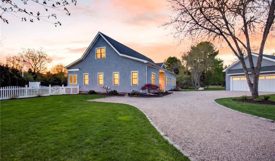 91 Charlestown Beach Rd, Charlestown, RI 02813 - 3 Beds, 3 Bath